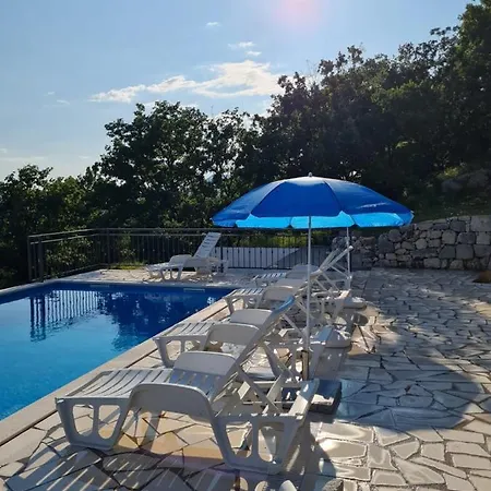 Eva Sestanovac, Katuni, Omis Willa Šestanovac
